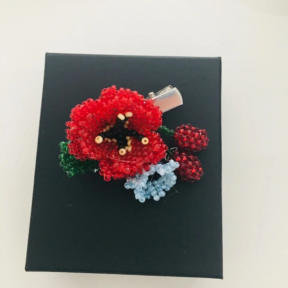 Women’s Hair Accessories / brooch handmade.
